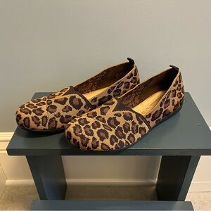 MIA Brown Leopard Print Flats EUC